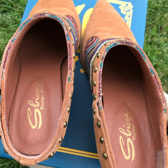 Western Booties Suede w/beautiful tapestry - Picture 2 of 7